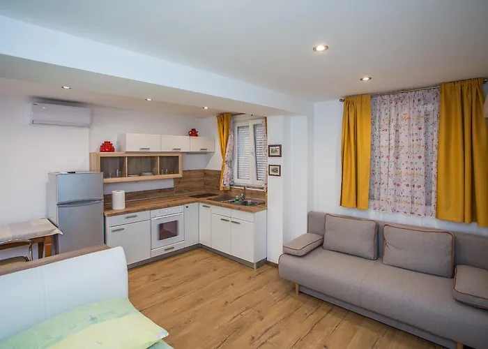 Andrije Buvine Apartments