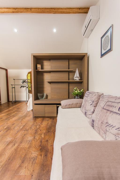 Apartament Andrije Buvine