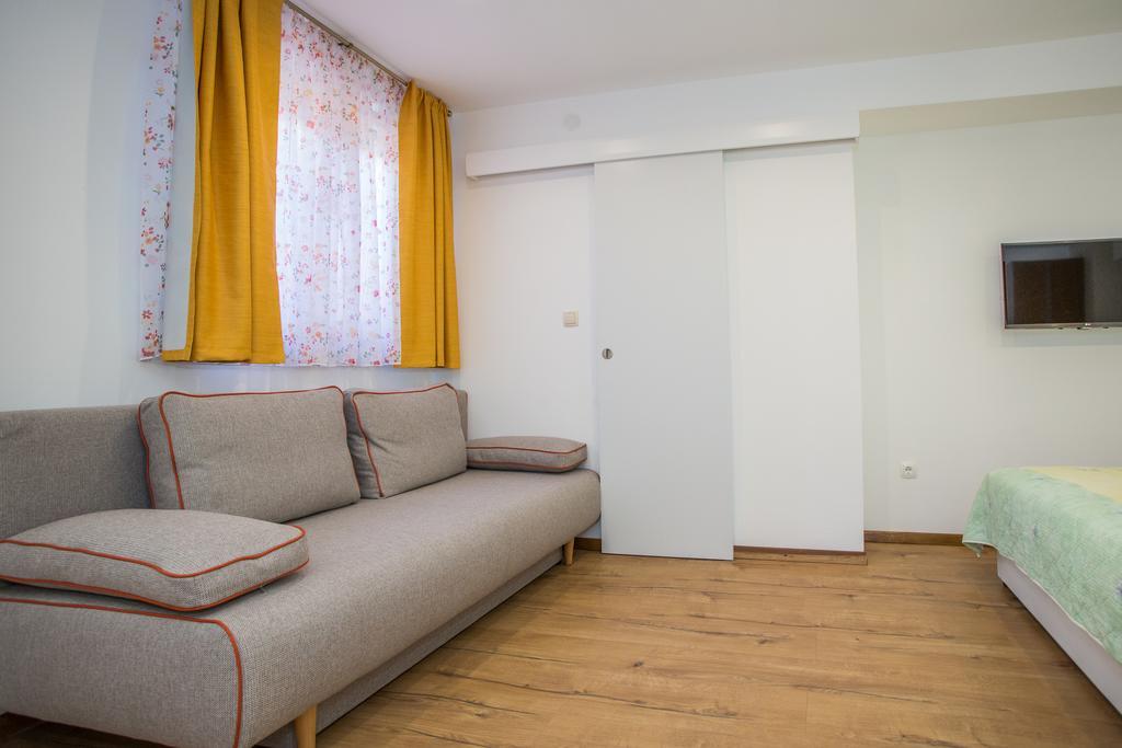 Apartament Andrije Buvine